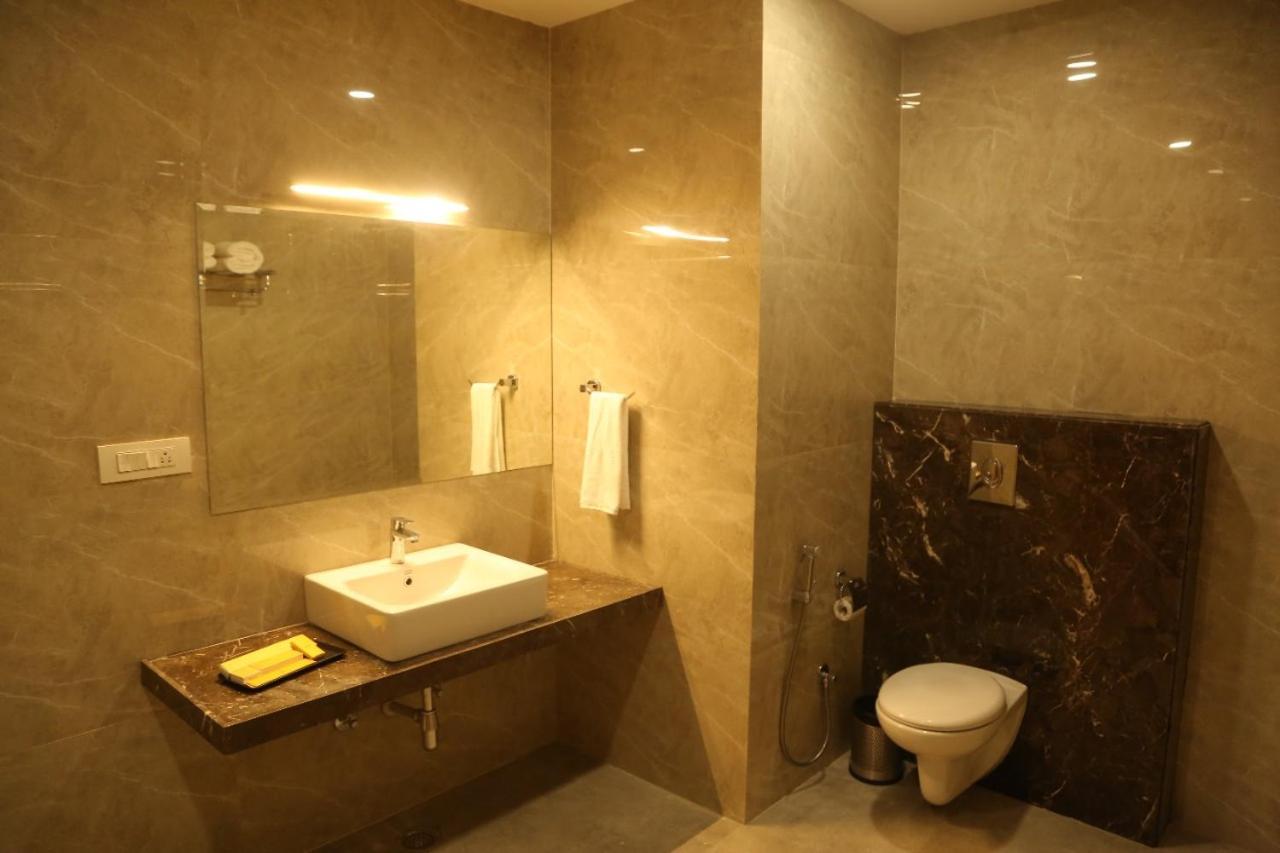 Hotel Bmd The Grand ビルワラ エクステリア 写真