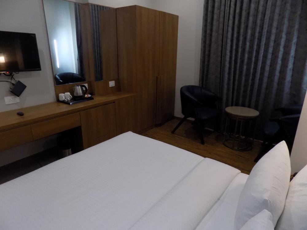 Hotel Bmd The Grand ビルワラ エクステリア 写真